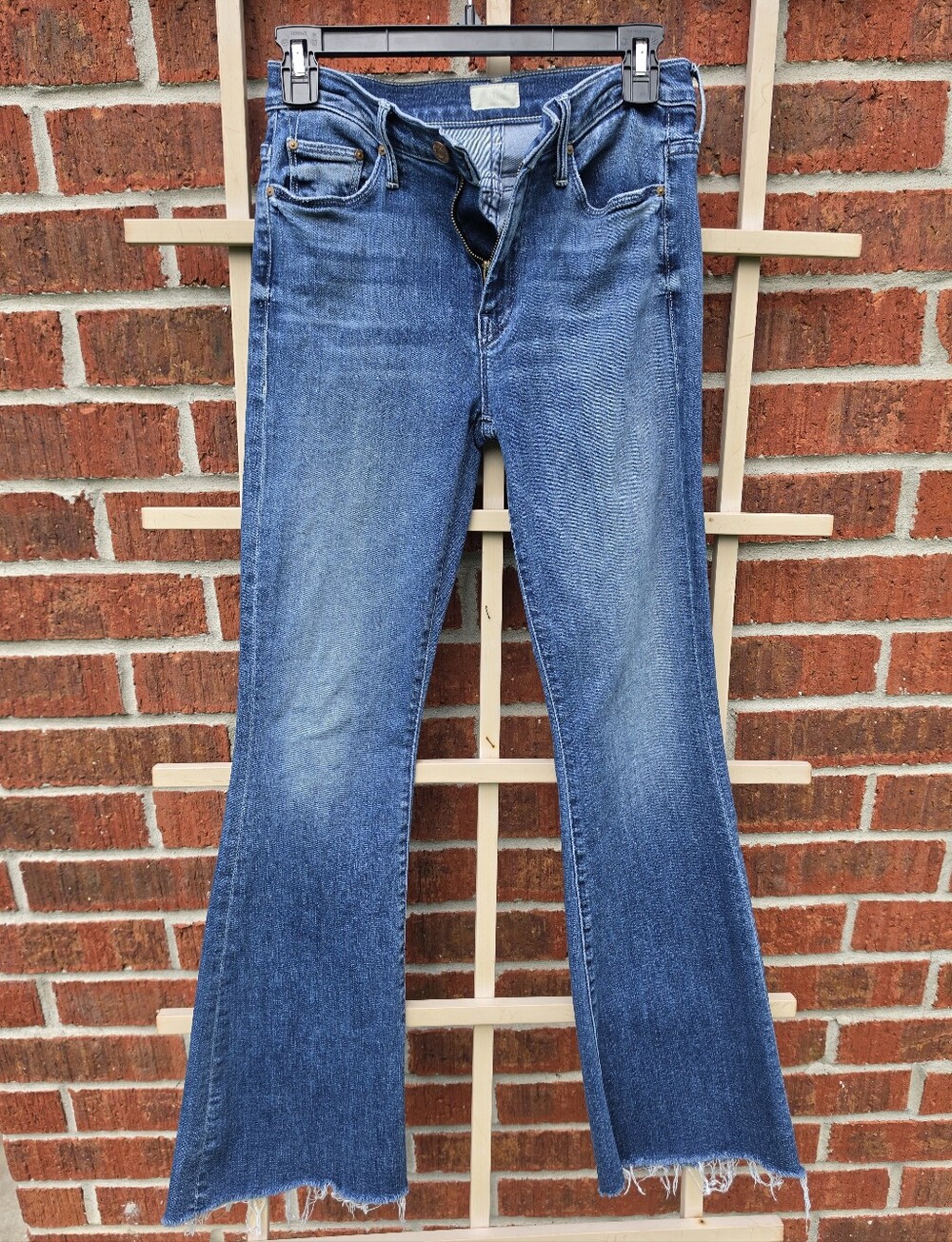 MOTHER The Weekender Fray Jeans Groovin 26 - Picture 3 of 16